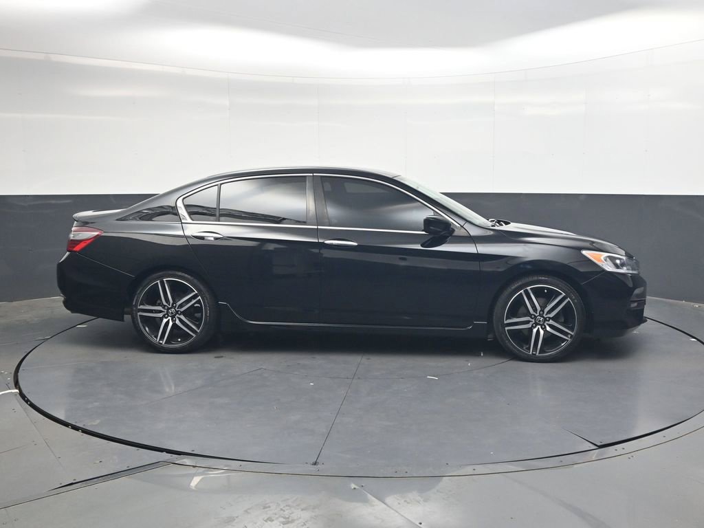 Used 2017 Honda Accord Sport image 3