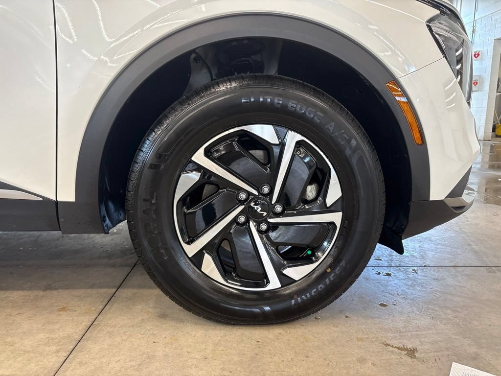 Certified 2023 Kia Sportage LX AWD/4WD image 30