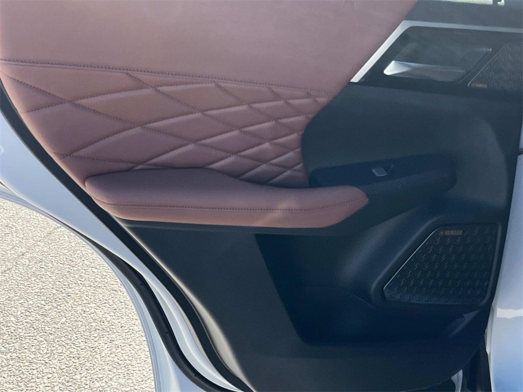 New 2025 Mitsubishi Outlander SEL image 13