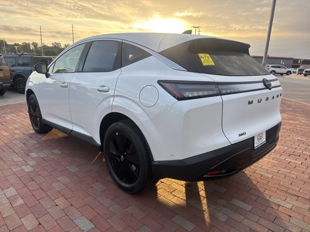 Used 2025 Nissan Murano SV AWD/4WD image 7