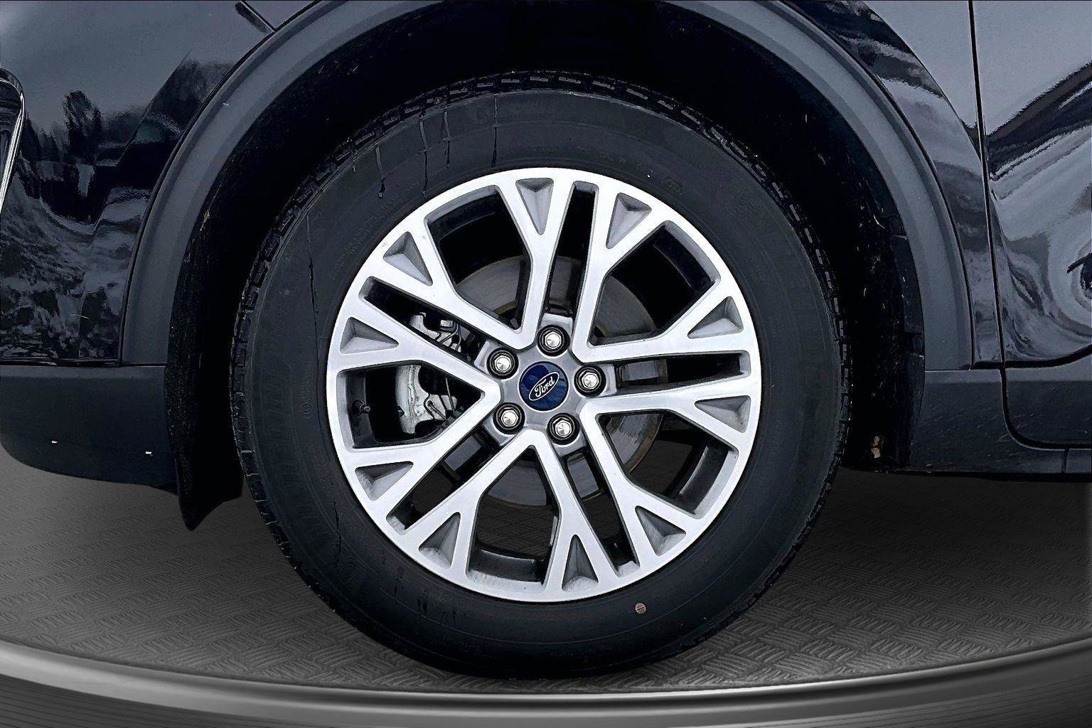 Used 2022 Ford Escape SEL w/ Technology Package image 9