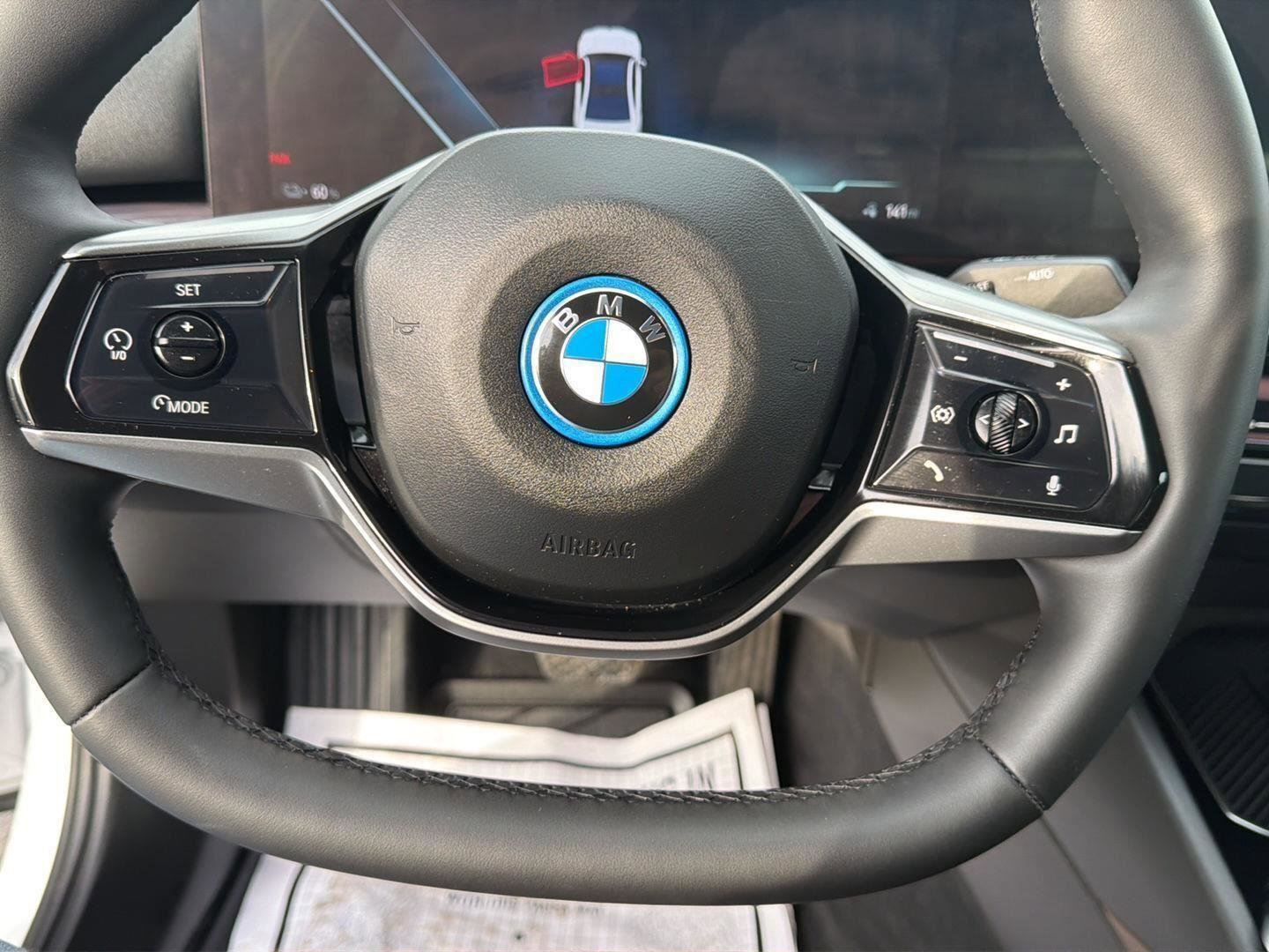 Used 2025 BMW i5 xDrive40 w/ Executive Package AWD/4WD image 14