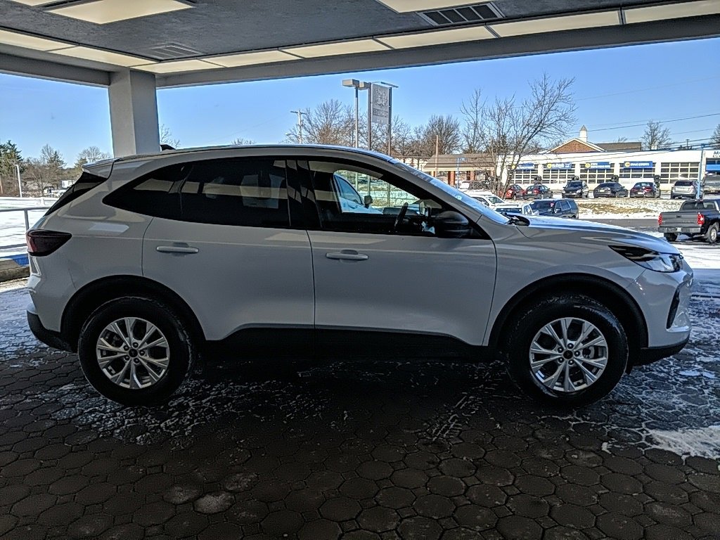 Used 2025 Ford Escape Active image 4