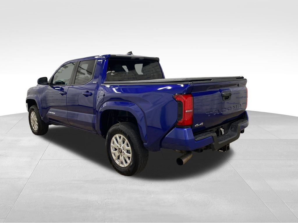 Used 2025 Toyota Tacoma SR5 AWD/4WD image 2