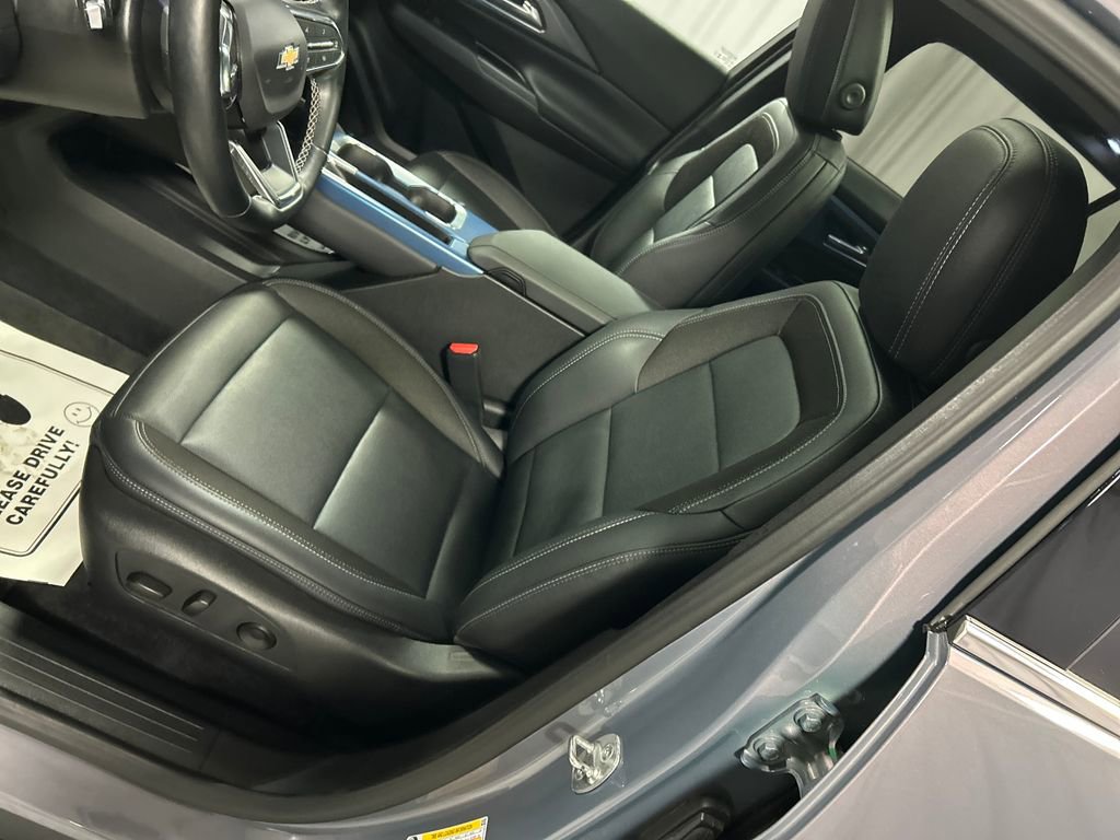 Used 2025 Chevrolet Equinox EV LT w/ Convenience Package FWD image 12