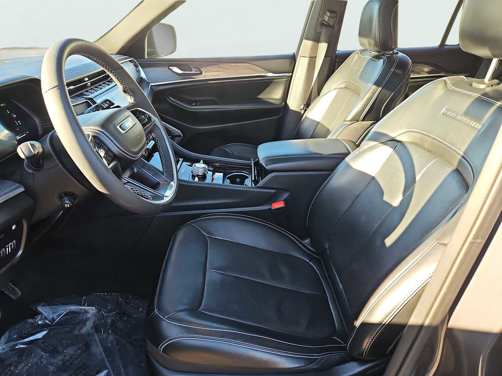 Used 2023 Jeep Grand Cherokee Overland image 37