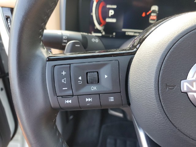 Certified 2023 Nissan Rogue Platinum w/ Platinum Premium Package FWD image 16