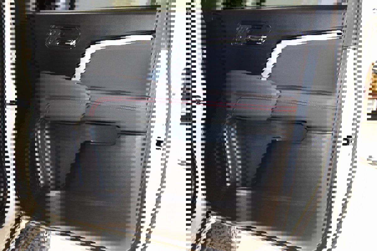 Used 2024 Chevrolet Colorado Z71 w/ Z71 Convenience Package 2 image 54