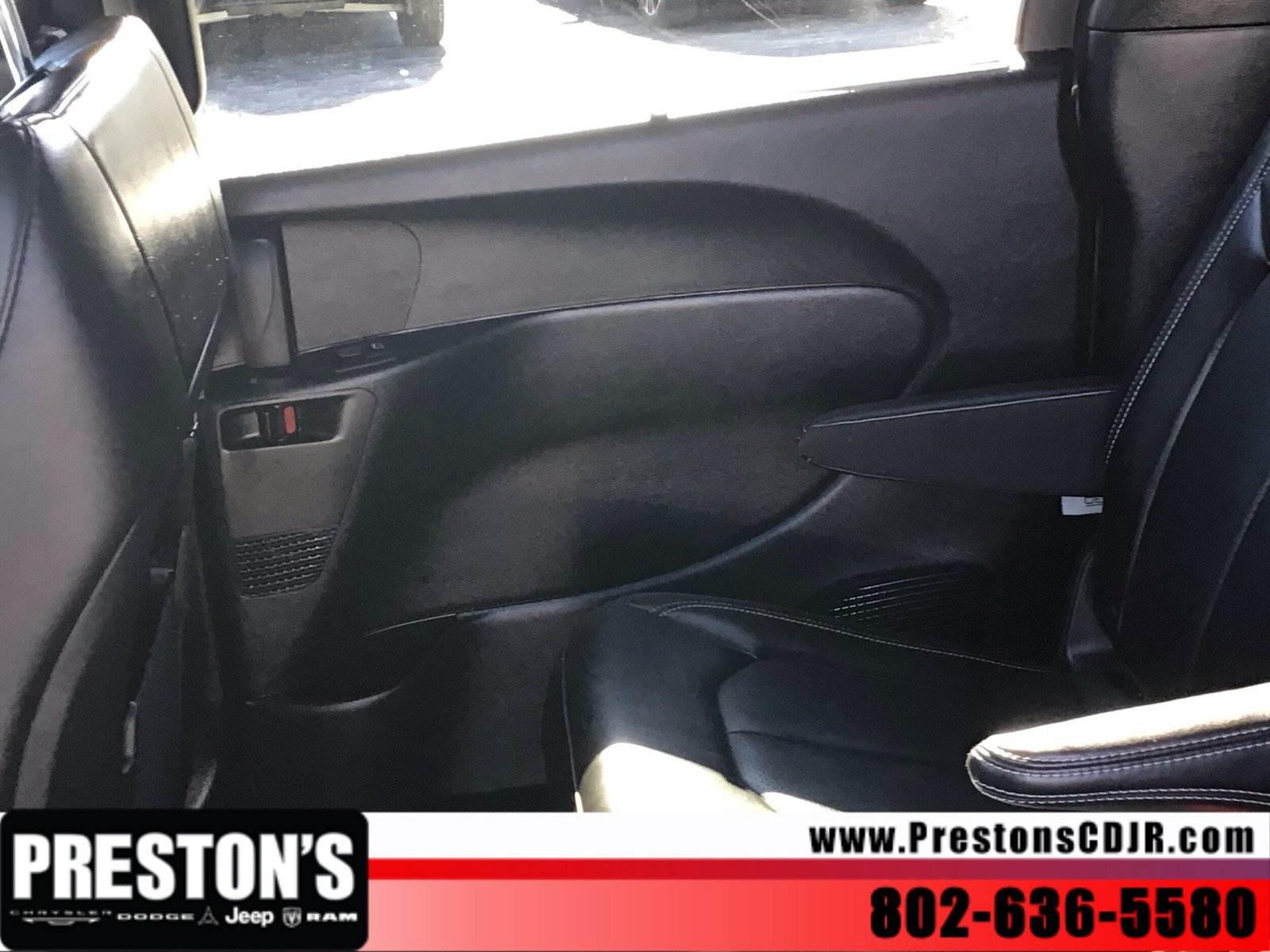 Used 2025 Chrysler Pacifica Select FWD image 19