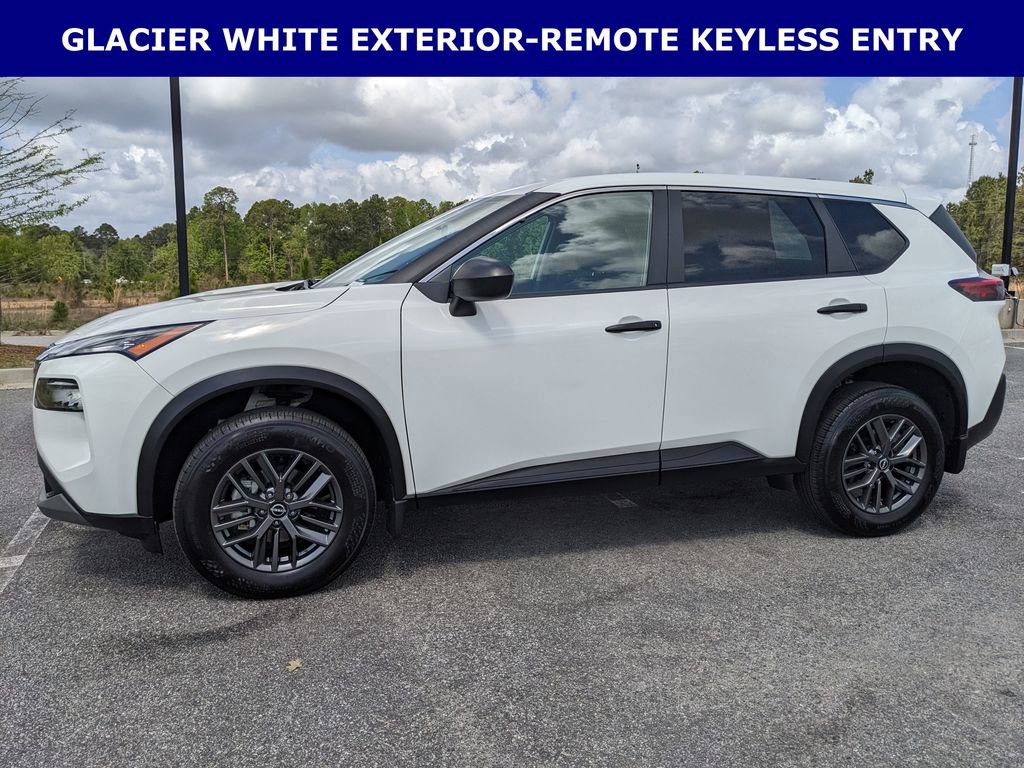 Used 2023 Nissan Rogue S image 6