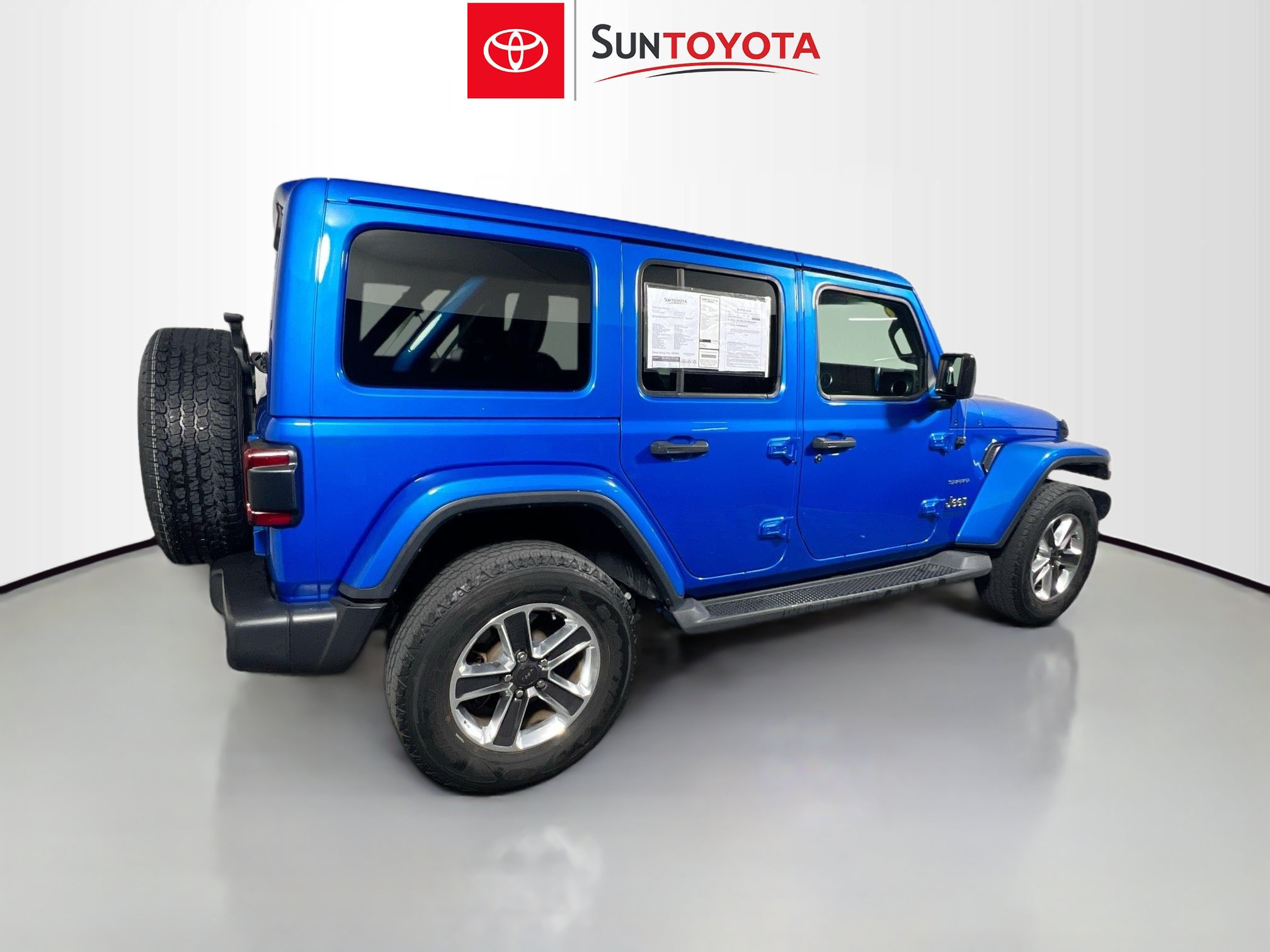 Used 2022 Jeep Wrangler Unlimited Sahara w/ LED Lighting Group AWD/4WD image 4
