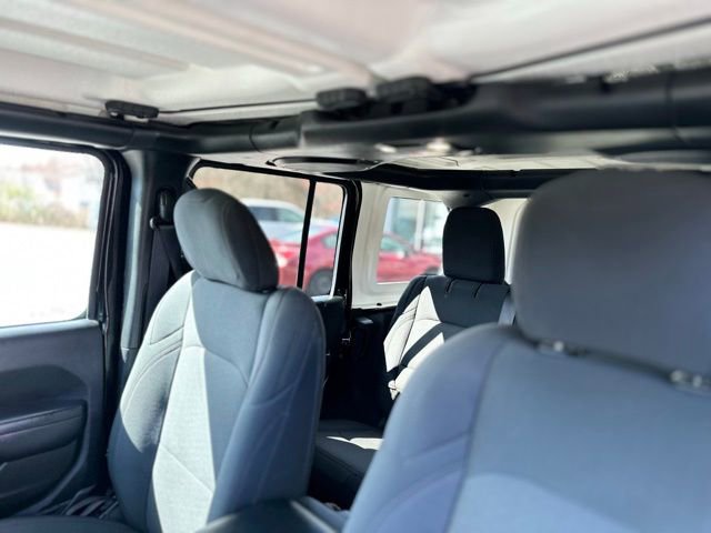 Used 2022 Jeep Wrangler Unlimited Sport image 10