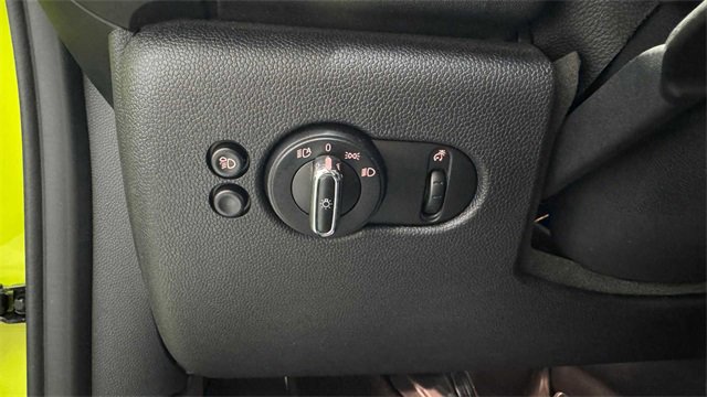 Used 2022 MINI Cooper S image 29