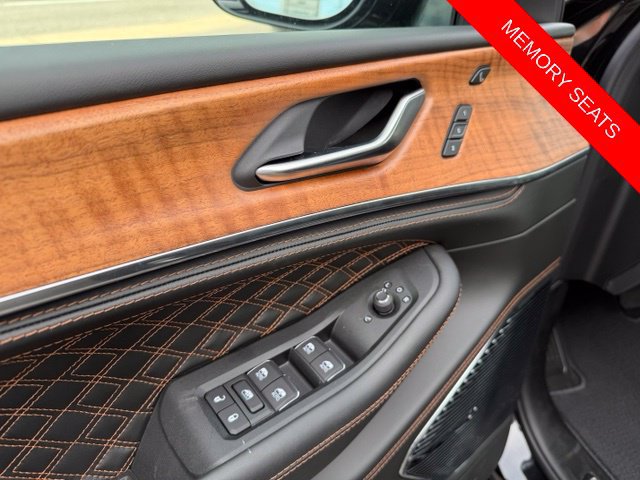 New 2027 Jeep Grand Cherokee Summit w/ Adv Protech Group IV AWD/4WD image 10