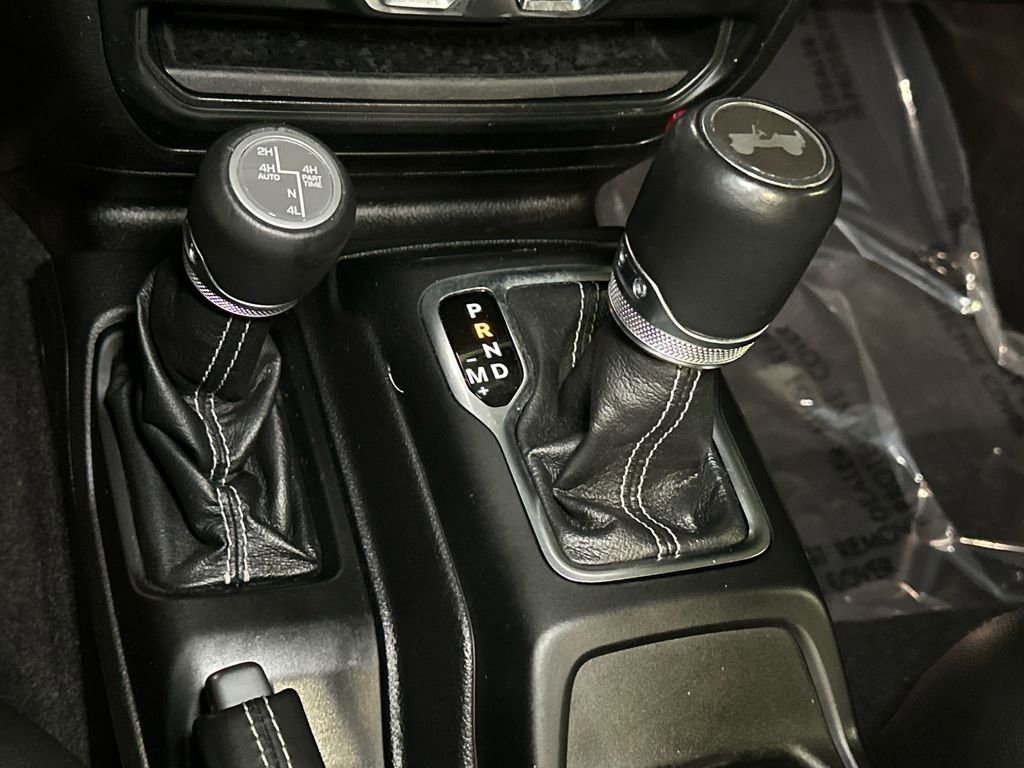 Used 2021 Jeep Wrangler Unlimited Sahara w/ Cold Weather Group image 31