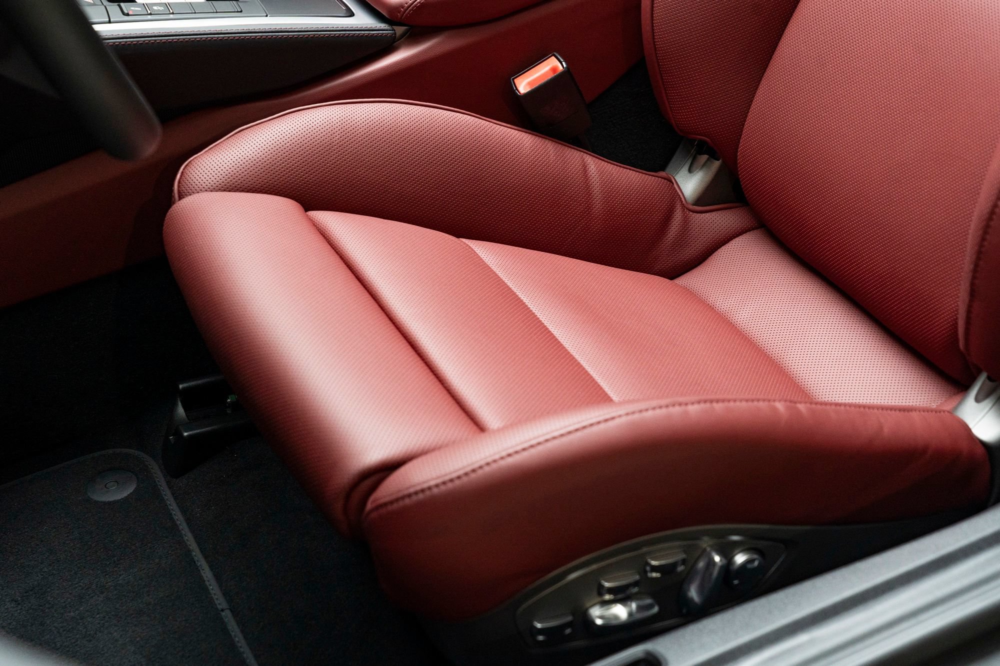 Used 2025 Porsche 718 Boxster GTS RWD image 17