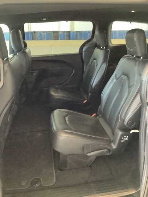 Certified 2021 Chrysler Pacifica Touring-L w/ S Appearance Package AWD/4WD image 16