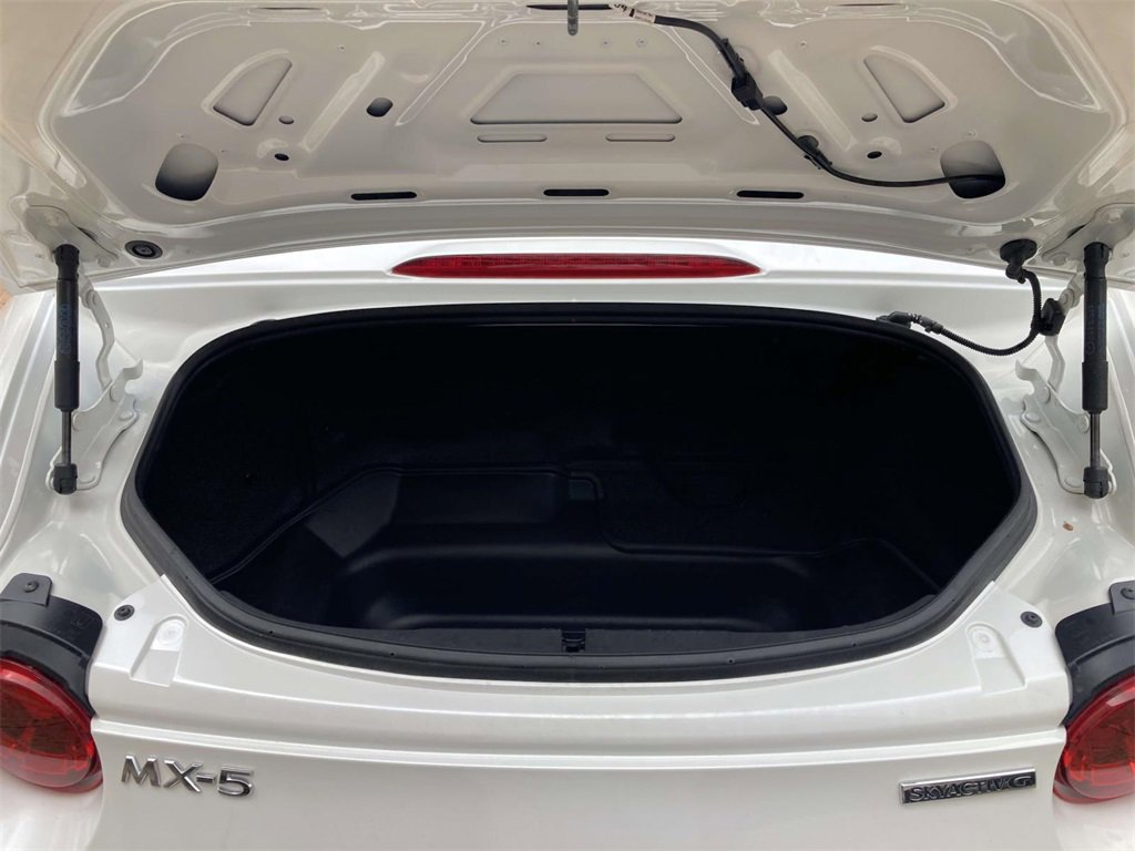 Used 2022 MAZDA MX-5 Miata Grand Touring image 9