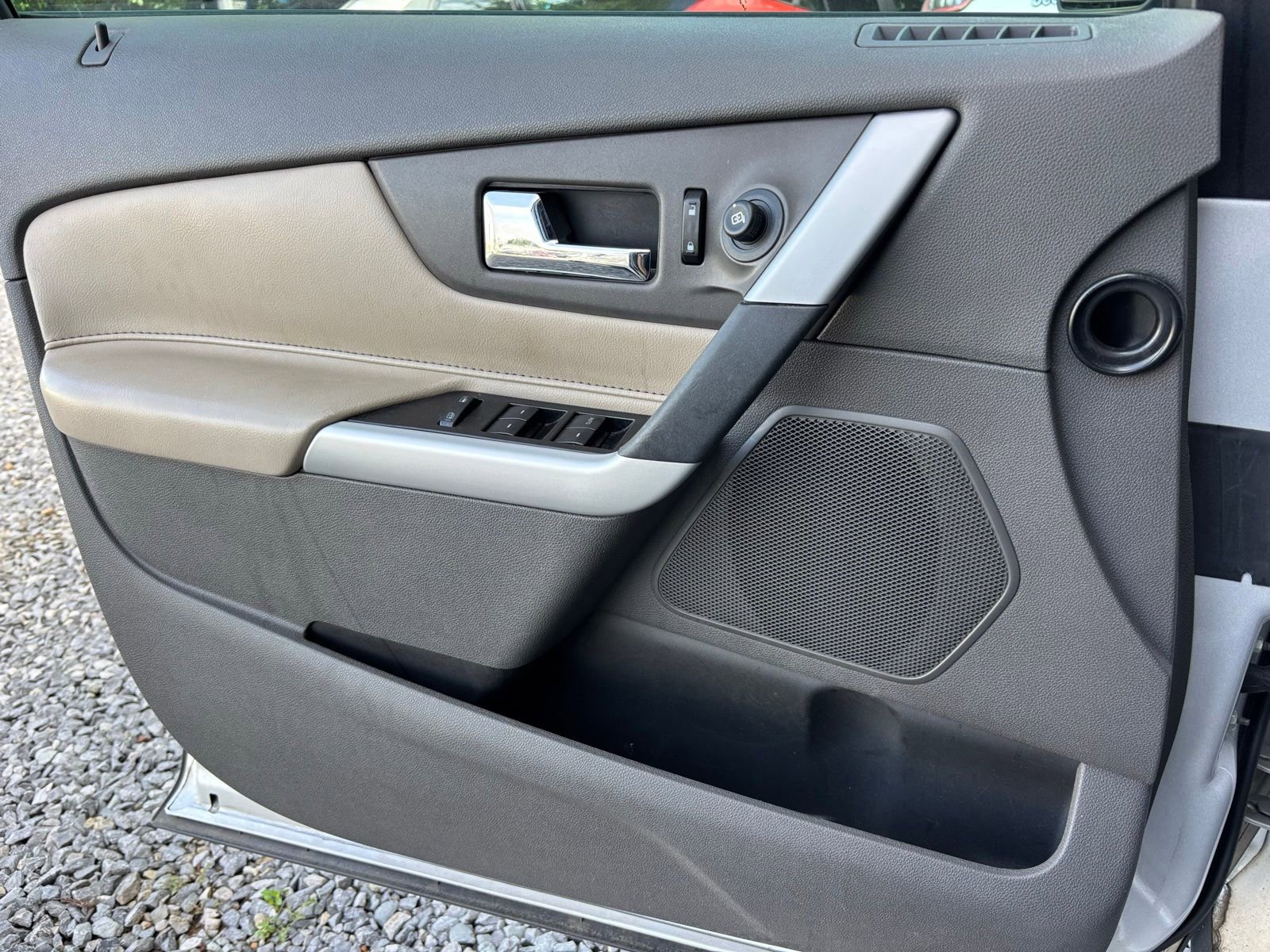 Used 2013 Ford Edge SEL FWD image 12