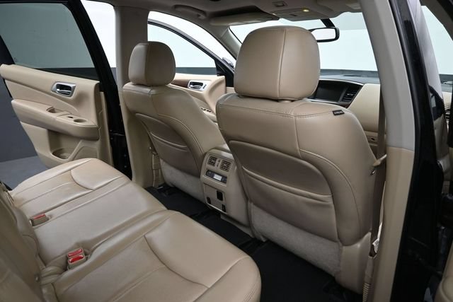 Used 2017 Nissan Pathfinder Platinum FWD image 14