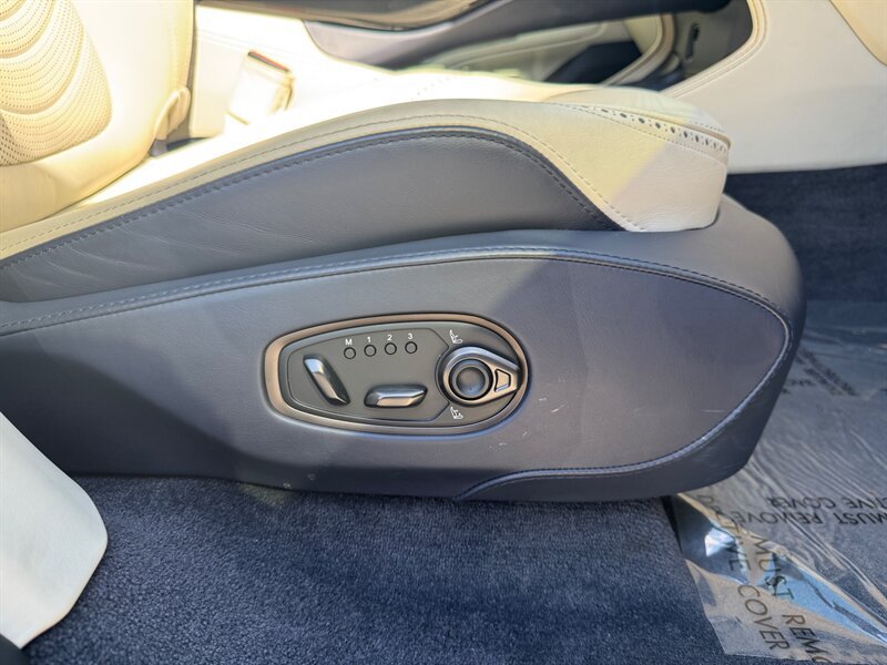 Used 2022 Aston Martin DBX AWD/4WD image 61