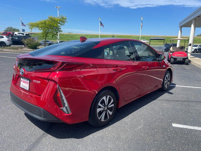 Used 2018 Toyota Prius Prime Advanced w/ Carpet Mat Package FWD image 3
