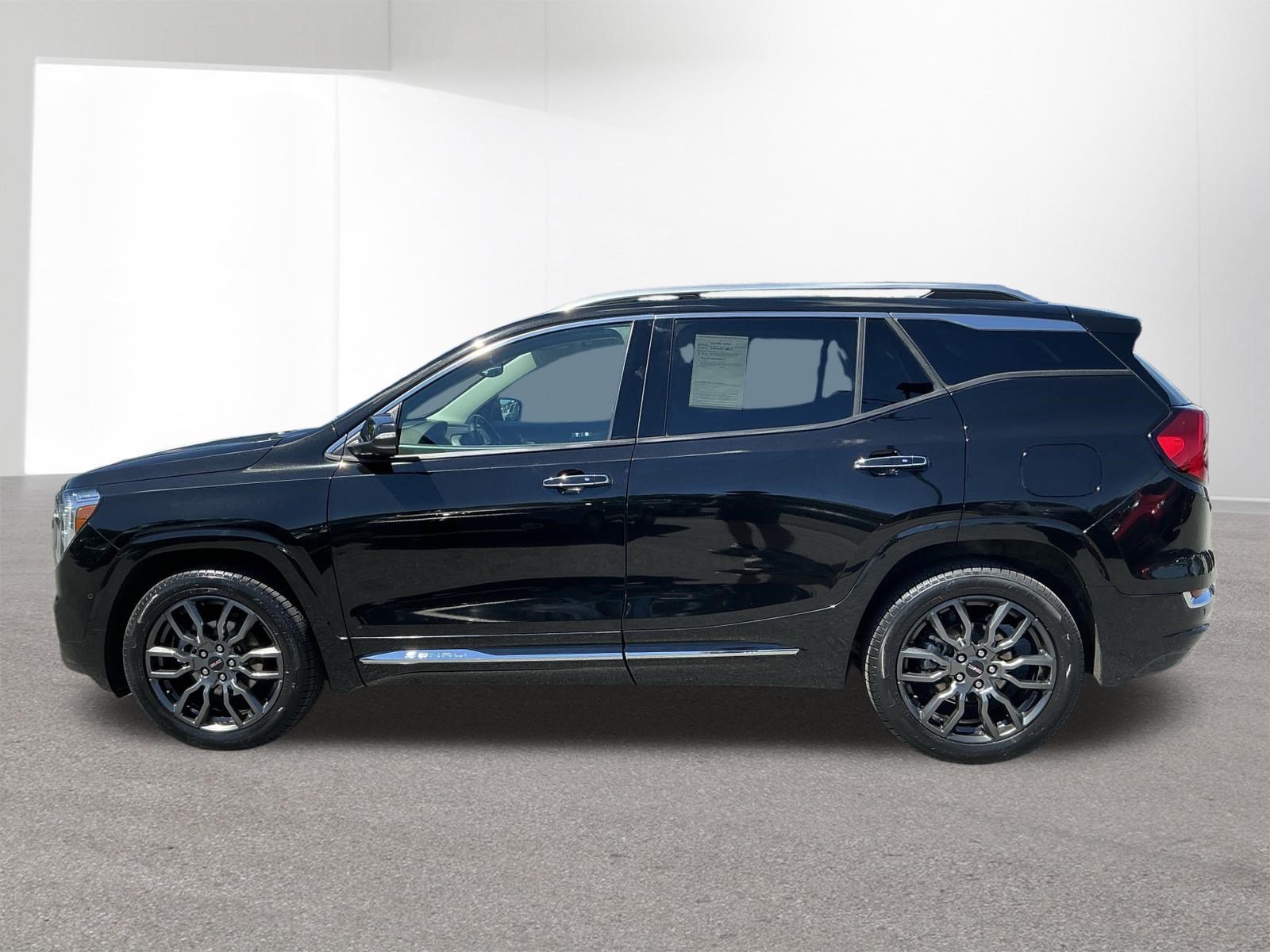 Used 2023 GMC Terrain Denali w/ Black Diamond Edition AWD/4WD image 6