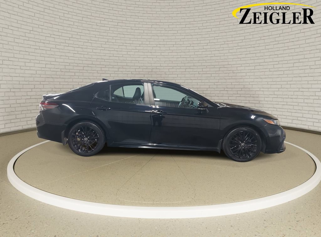Used 2022 Toyota Camry SE image 4
