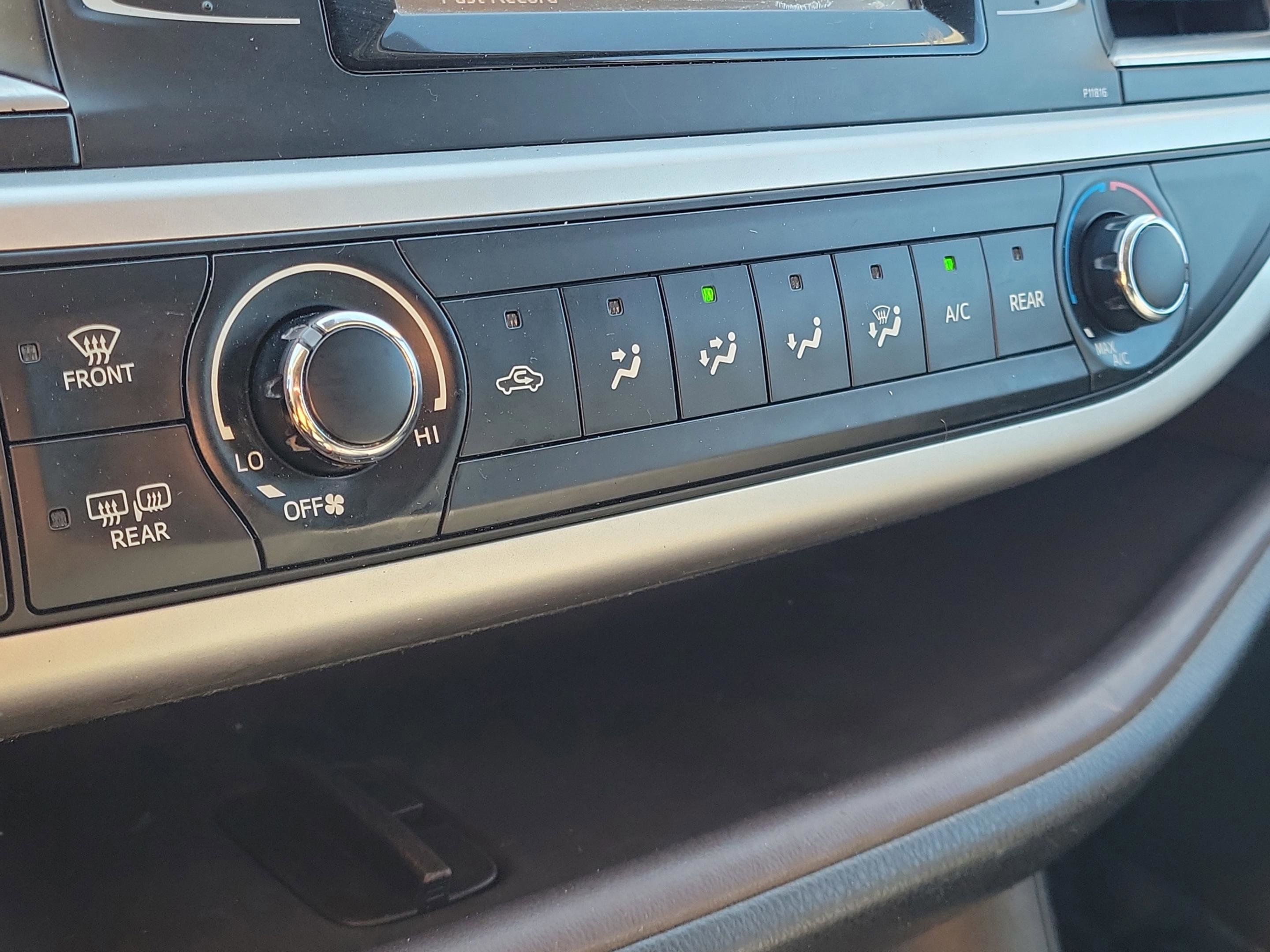 Used 2019 Toyota Highlander LE image 23