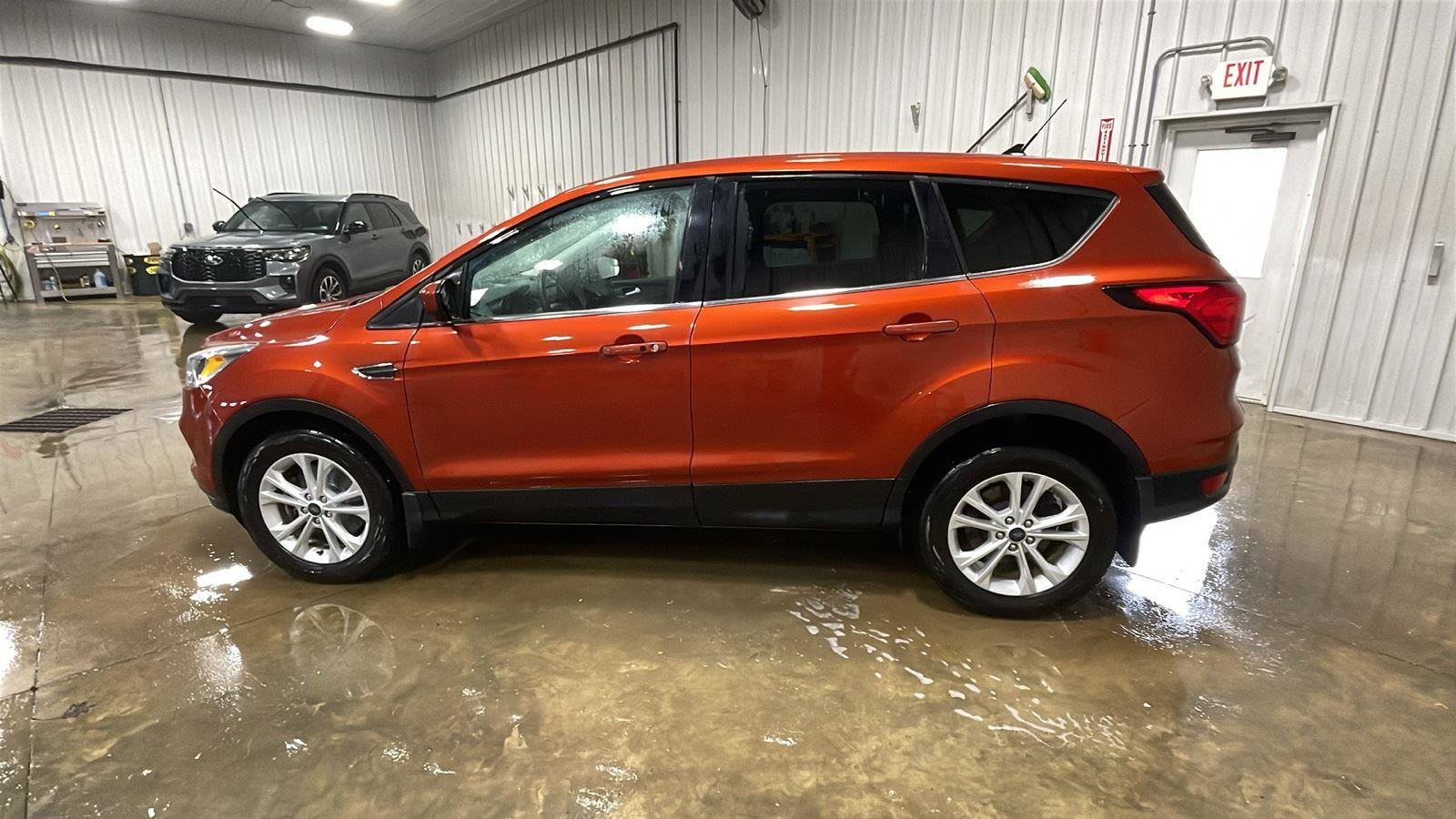 Used 2019 Ford Escape SE image 7