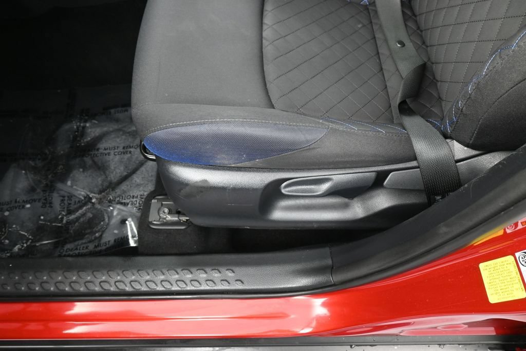 Used 2021 Toyota C-HR XLE FWD image 16