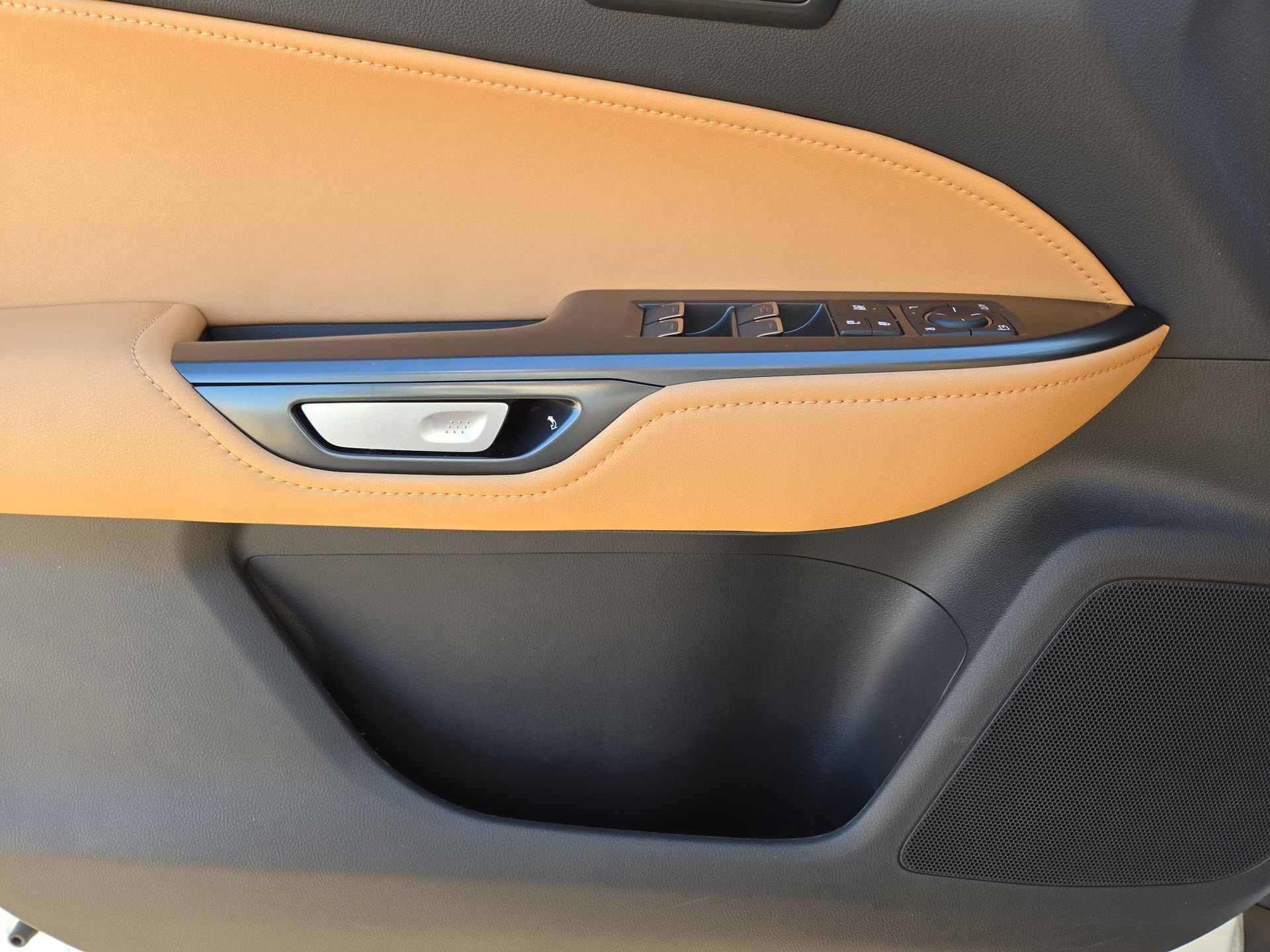 Certified 2025 Lexus NX 350 AWD w/ Premium Package image 15
