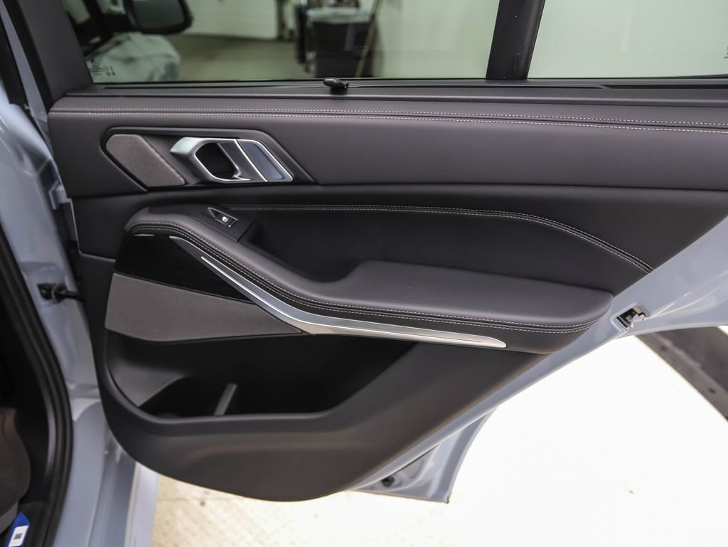 New 2026 BMW X5 xDrive40i w/ Executive Package image 24