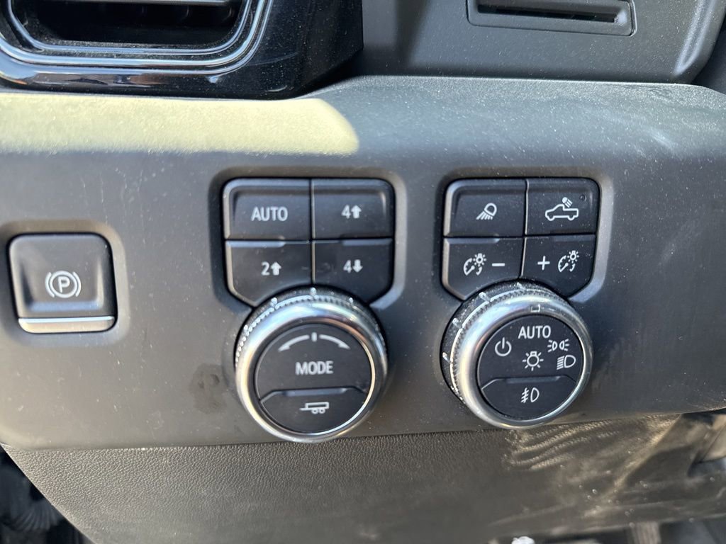 Used 2025 GMC Sierra 3500 AT4 AWD/4WD image 14
