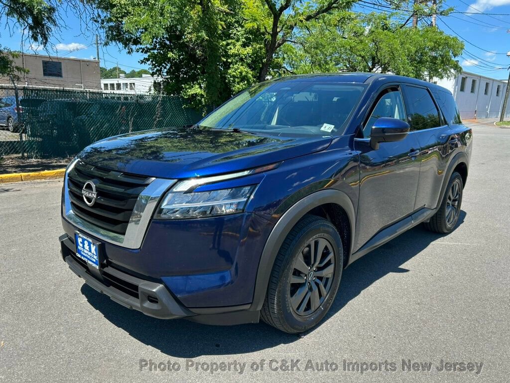 Used 2022 Nissan Pathfinder S AWD/4WD image 2