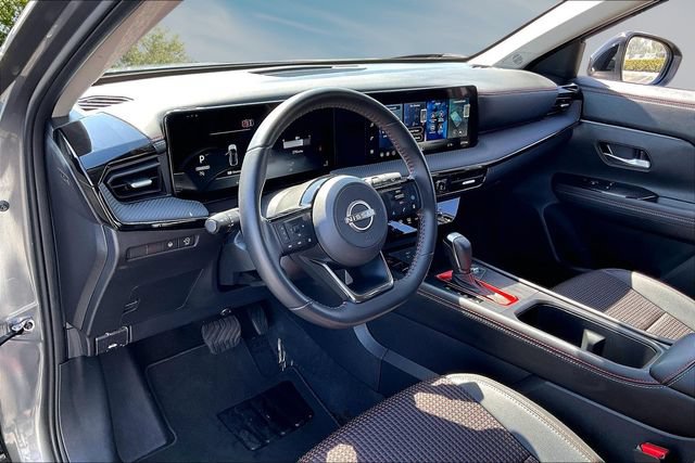 Certified 2026 Nissan Kicks SR FWD image 16