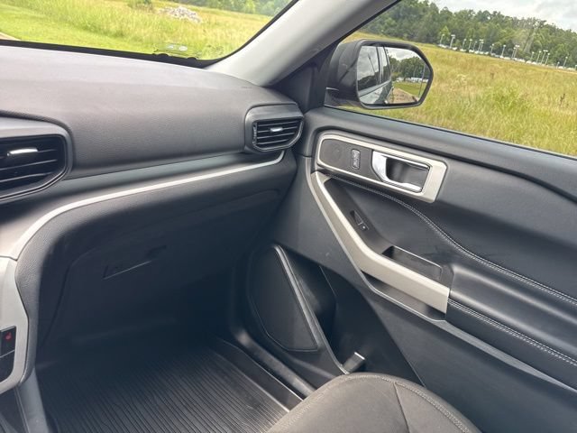Used 2022 Ford Explorer XLT AWD/4WD image 23