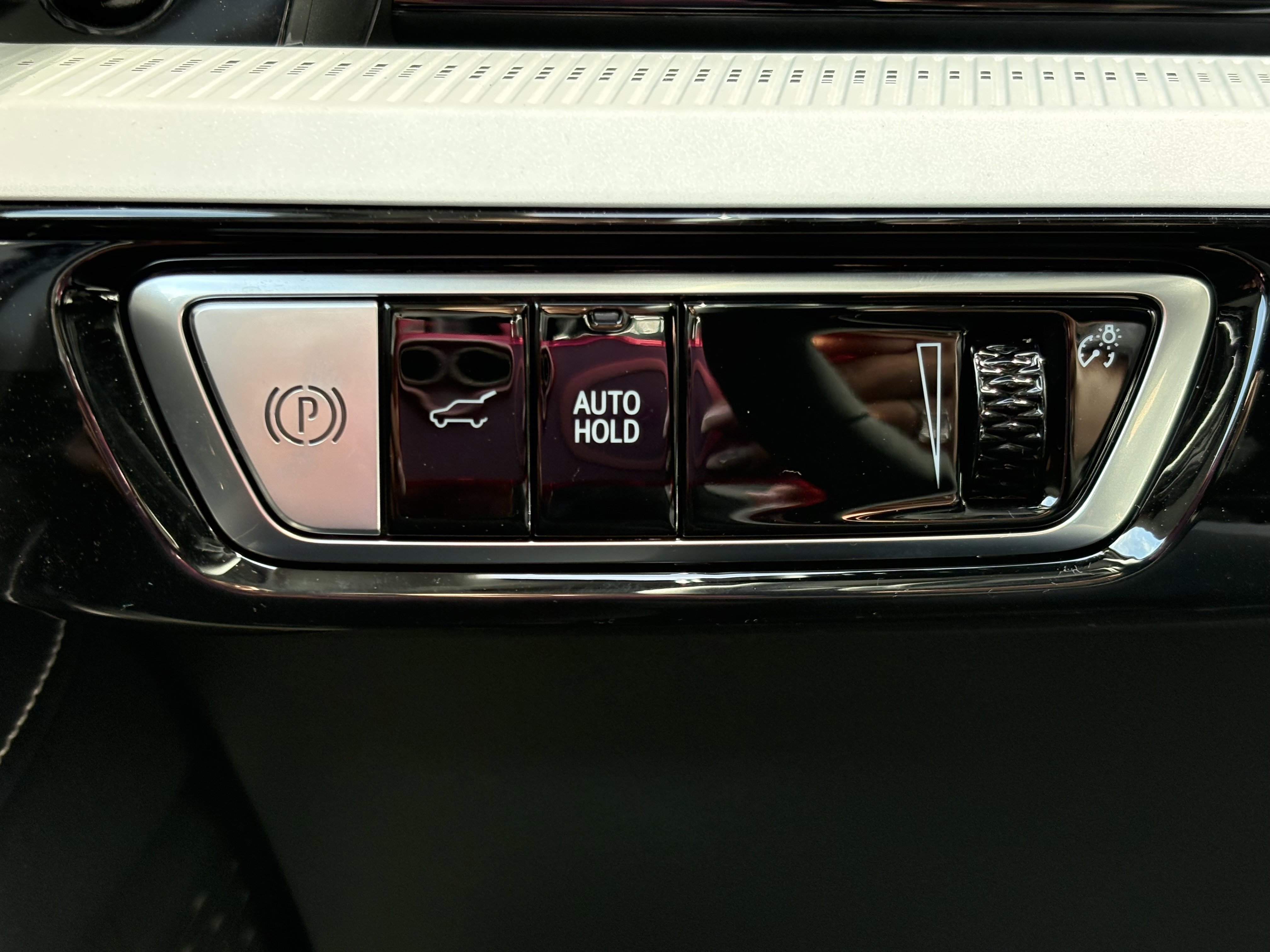 New 2025 Cadillac Optiq Sport 1 image 31