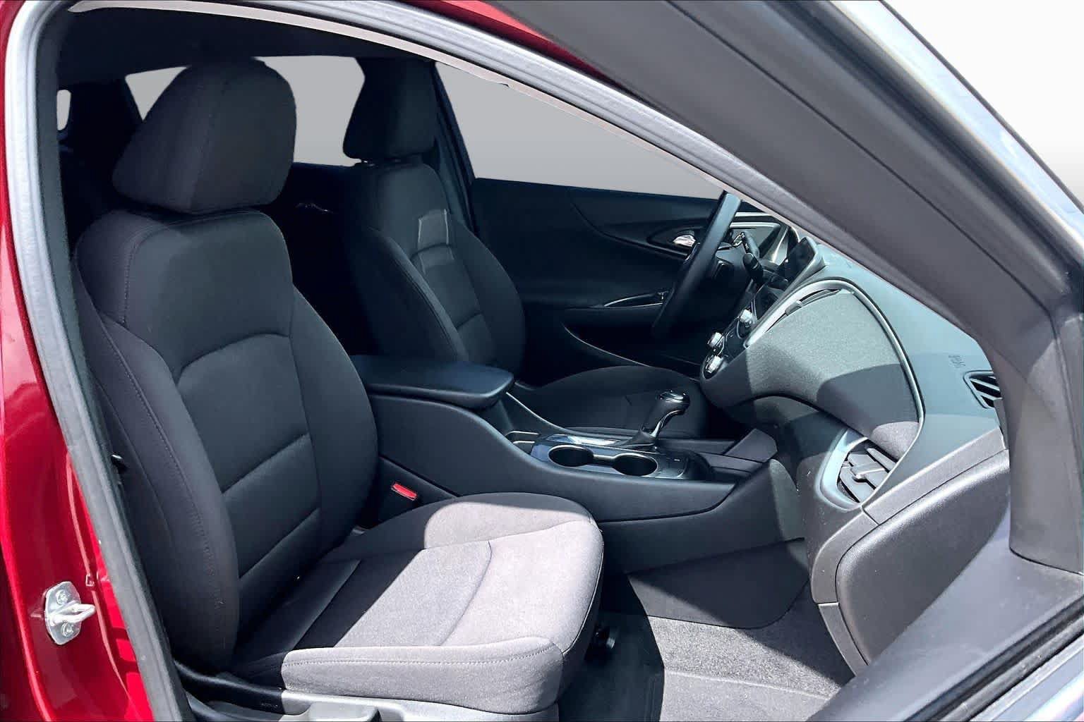 Used 2020 Chevrolet Malibu RS FWD image 9