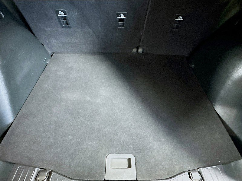 Used 2020 Ford Escape SE image 25