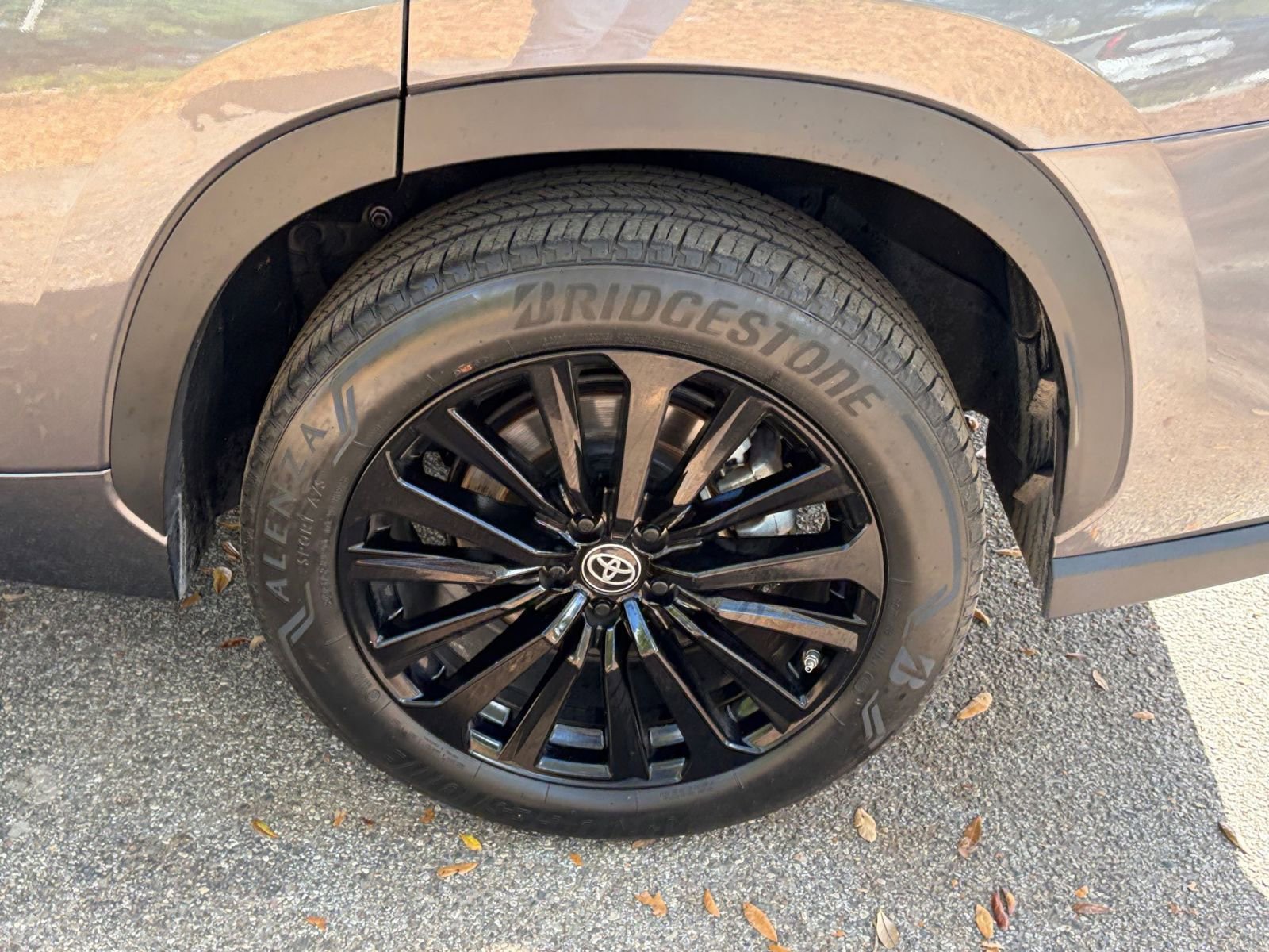 Used 2024 Toyota Highlander XSE image 30