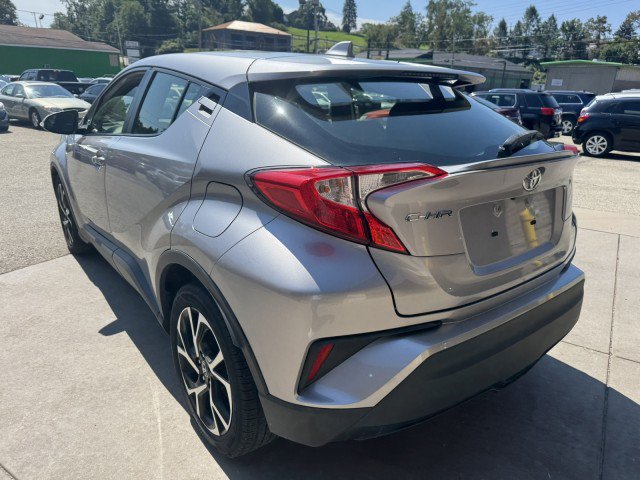 Used 2019 Toyota C-HR XLE FWD image 5