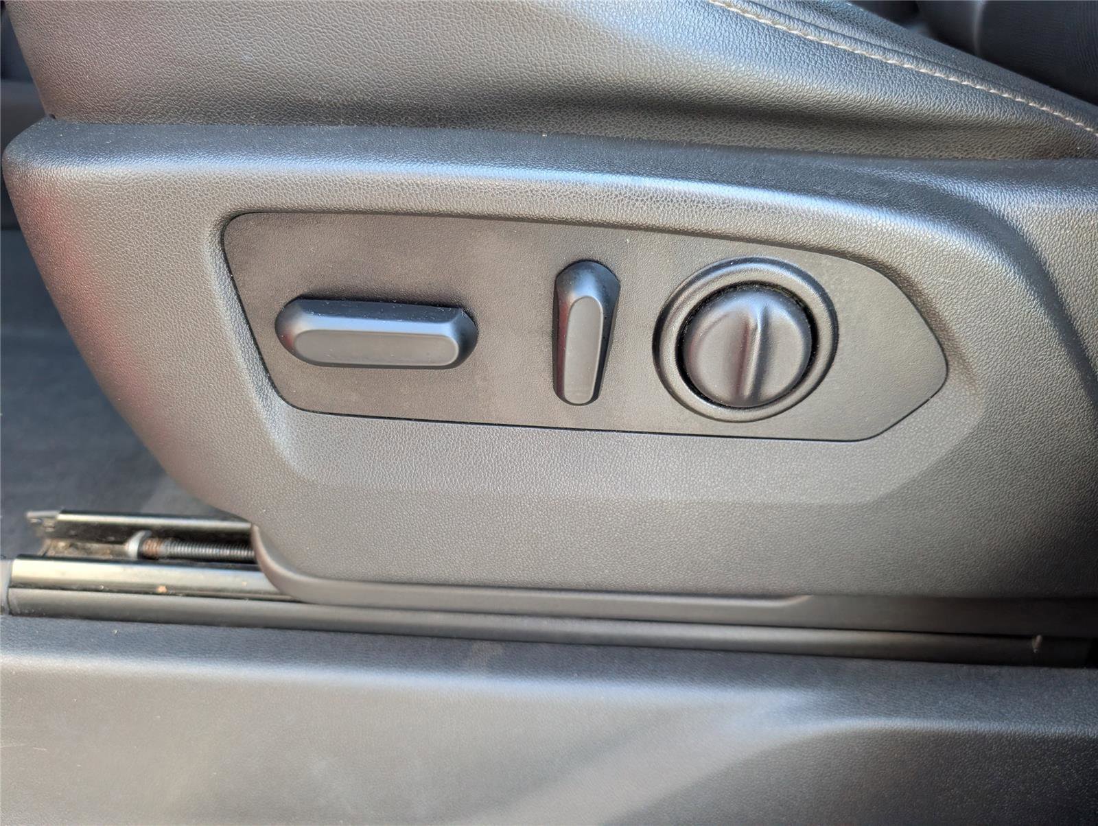 Used 2021 GMC Sierra 1500 SLT w/ SLT Premium Package image 15