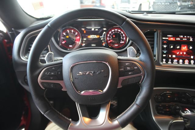 Used 2016 Dodge Challenger SRT Hellcat RWD image 12