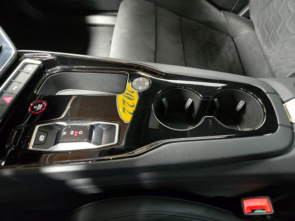 Used 2022 Audi e-tron GT Premium Plus image 28