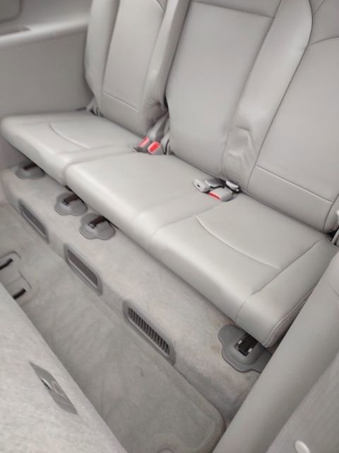 Used 2008 Saturn Outlook XR w/ Premium Trim Package image 18