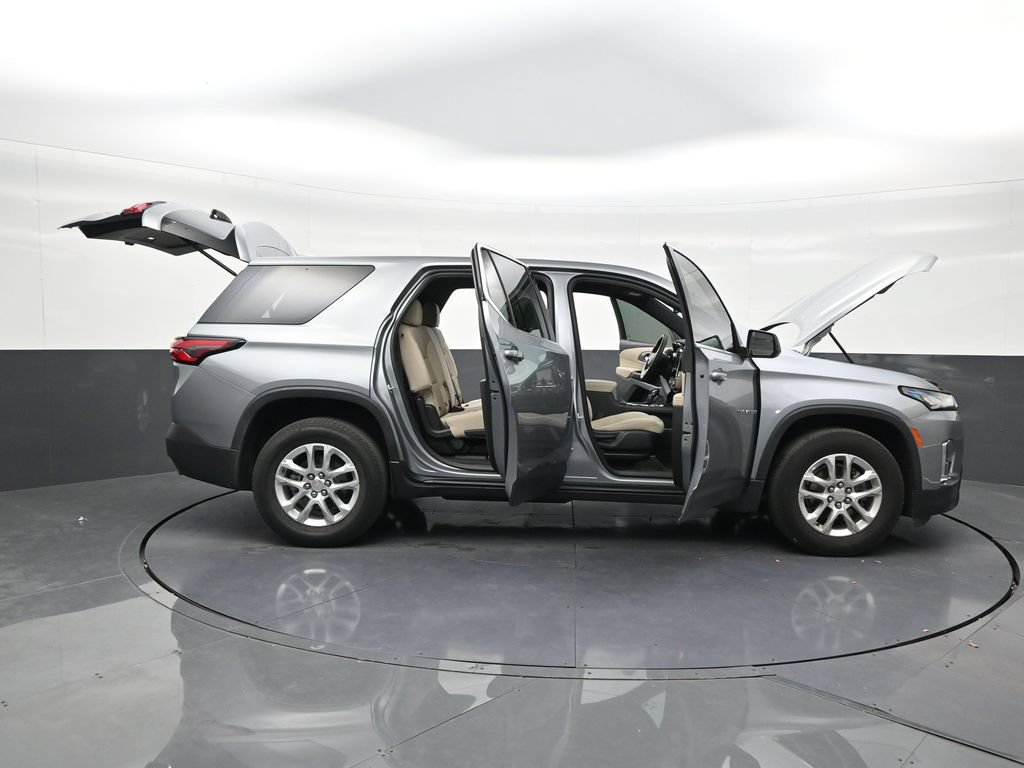 Used 2023 Chevrolet Traverse LS FWD image 29