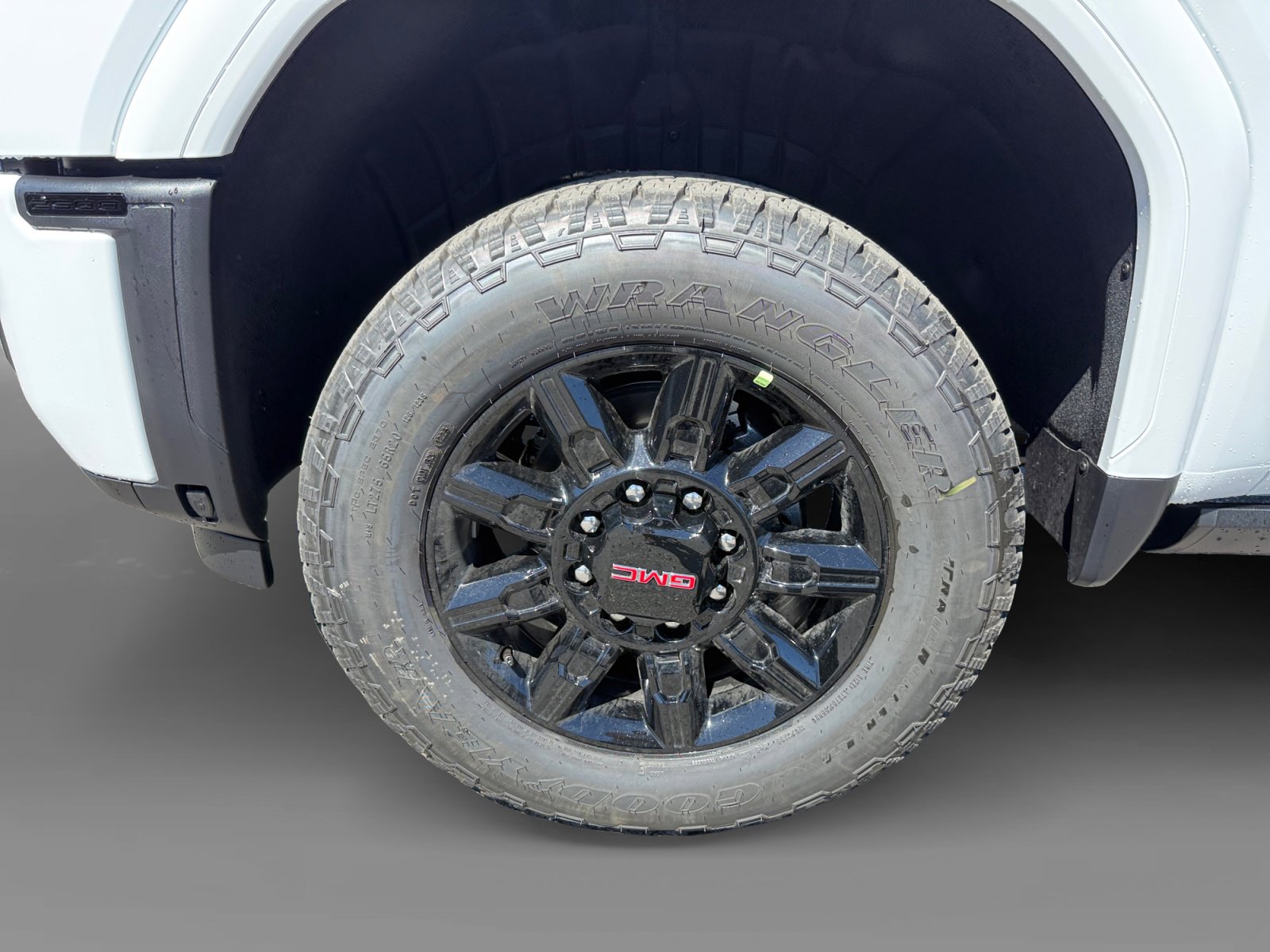 New 2026 GMC Sierra 2500 AT4 w/ AT4 Premium Plus Package AWD/4WD image 9