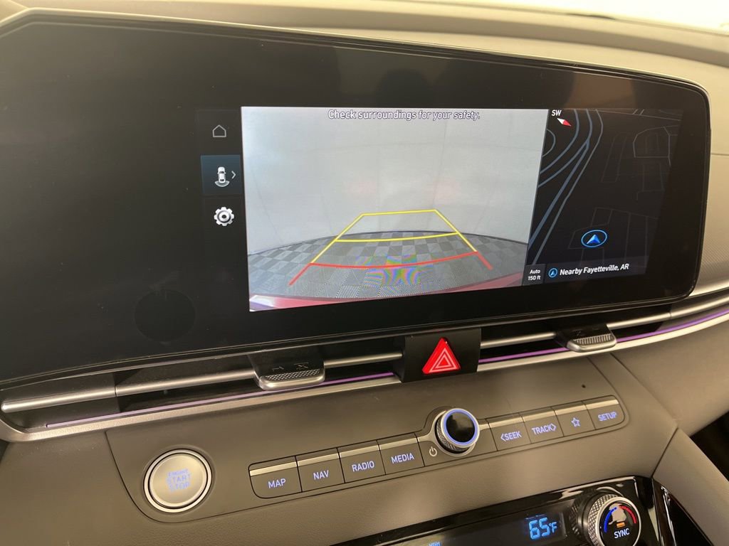 Used 2025 Hyundai Elantra SEL image 30