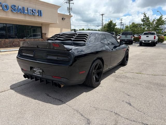 Used 2018 Dodge Challenger SRT w/ Technology Group RWD image 9